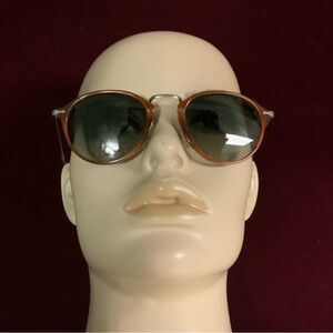 Persol unisex tortoise sunglasses 3046S Sunglasses. 49[]21 140 3N. ITALY.